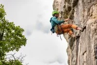 Escalade sur falaise Labeil - Au Rocher des Esclops &copy; Vincent BARTOLI - CC Lod&eacute;vois et Larzac