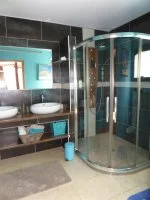 L'Amourier, salle d'eau de la chambre Africaine  &copy; Blaise