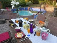 L'Amourier, petit d&eacute;jeuner dehors &copy; Blaise