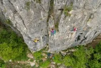 Falaises de Labeil - site escalade Rocher des Esclops &copy; Vincent Bartoli