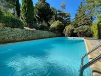 Plongez dans l'eau Caraïbe de la piscine privée à la Villa L'occitane. © VILLA L'OCCITANE