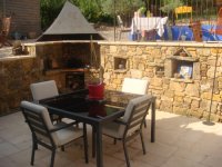 L'Amourier, terrasse et barbecue © Blaise