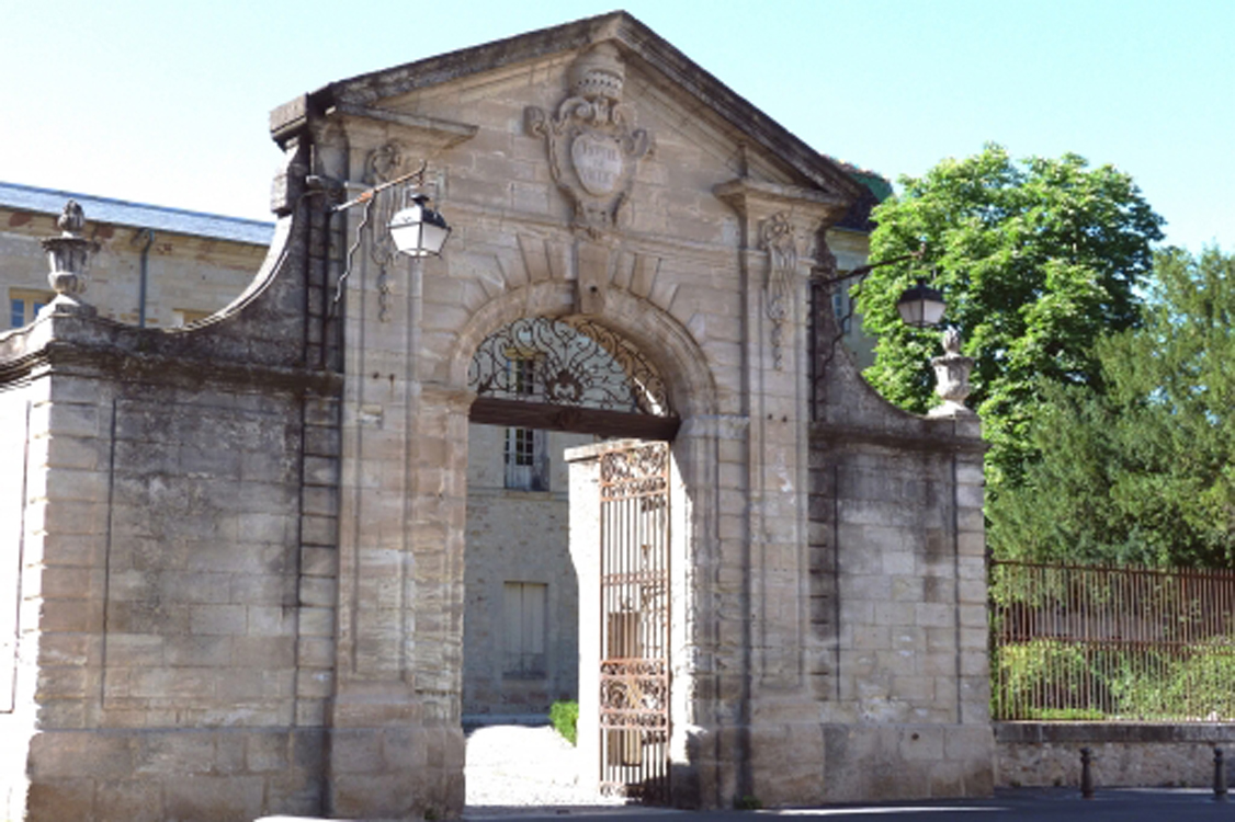 Ancien Palais Episcopal - Portail extérieur